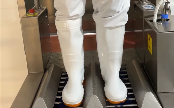 How to use the industrial boot cleaning station