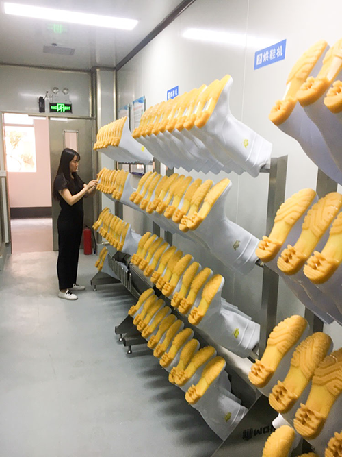 Do not overlook the harm that hygiene issues of work boots pose to food ...